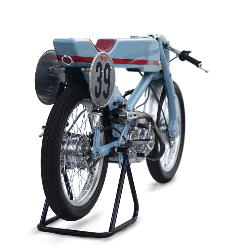 Illustration for article titled This Is What Happens When You Turn A Honda Super Cub Into A Badass Racer